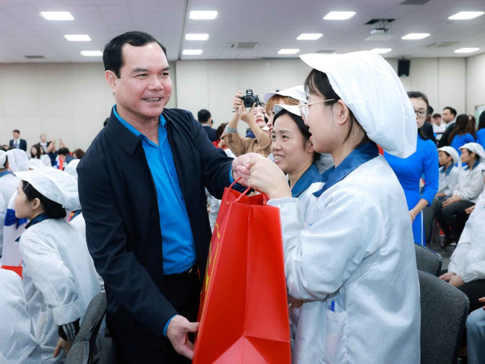 Công nhân và Công đoàn Việt Nam trong kỷ nguyên vươn mình: Gánh vác tương lai đất nước, kiến tạo tương lai chính mình